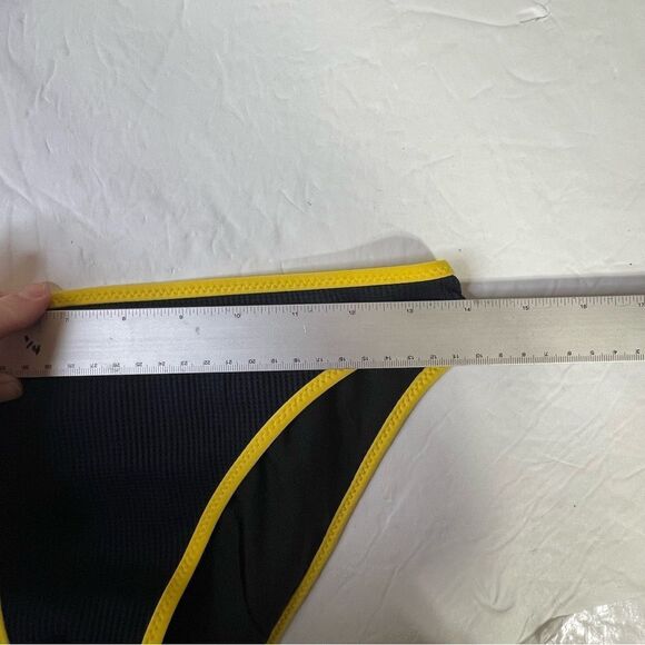 Small pocket in rear Ralph Lauren bikini bottom - Picture 10 of 14